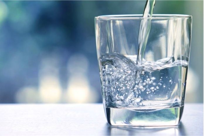 These 7 Tips To Drink 3 Litres Of Water A Day
