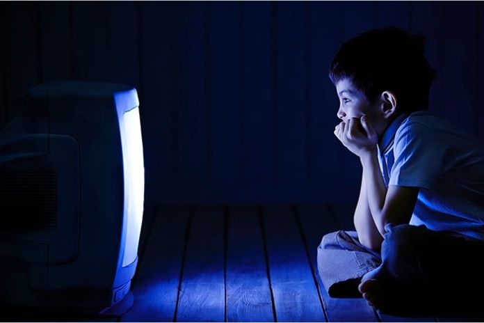 10 Tips To Avoid Falling Asleep While Watching TV